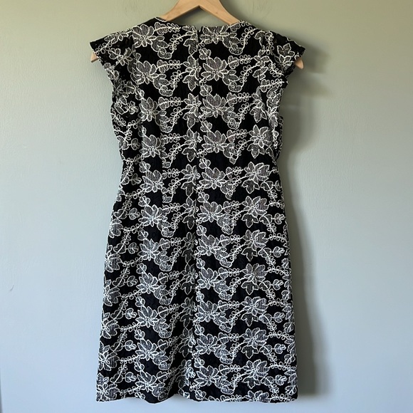 Ann Taylor Floral Dress - Size 00P - Picture 5 of 8